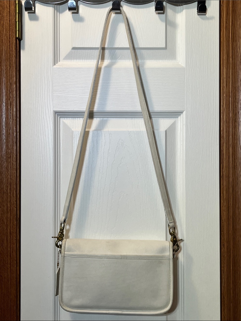 Vintage Cream Ivory Leather Coach Purse Bag with Brass Hardware No. 0952-325 - Picture 3 of 16